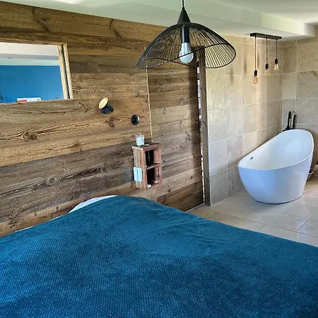 Quiet House Near Vichy Serbannes