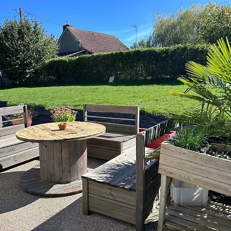 Quiet House Near Vichy Serbannes